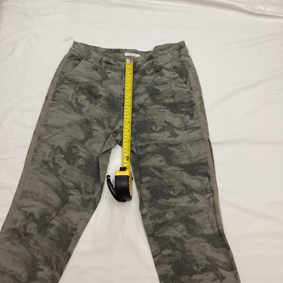 Maurices Women's Size 1/2 Camouflage Print Casual Pants Stretch Cotton Blend - Picture 4 of 9